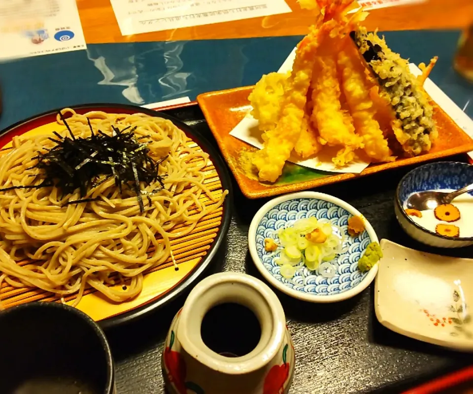 いつものお蕎麦屋さんで、海老天ざる蕎麦～v(^o^)|たかたかさん