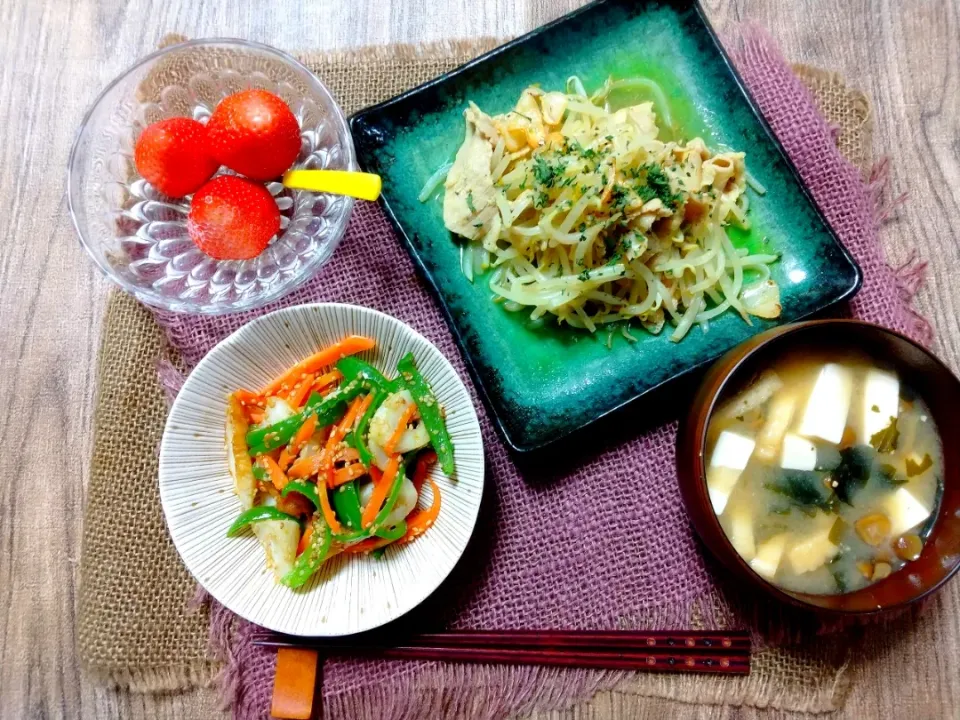 にんにくカレー醤油の豚もやし炒め|真希さん