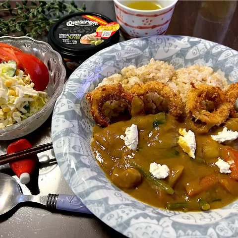 「ケスクレームオリーブ」を使ってみたSnapdishの料理・レシピ写真:イカリングカレーにケスクレームオリーブ 🍛