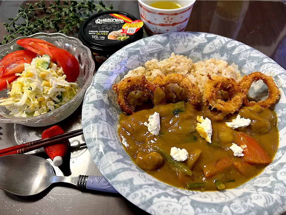 イカリングカレーにケスクレームオリーブ 🍛|noeさん