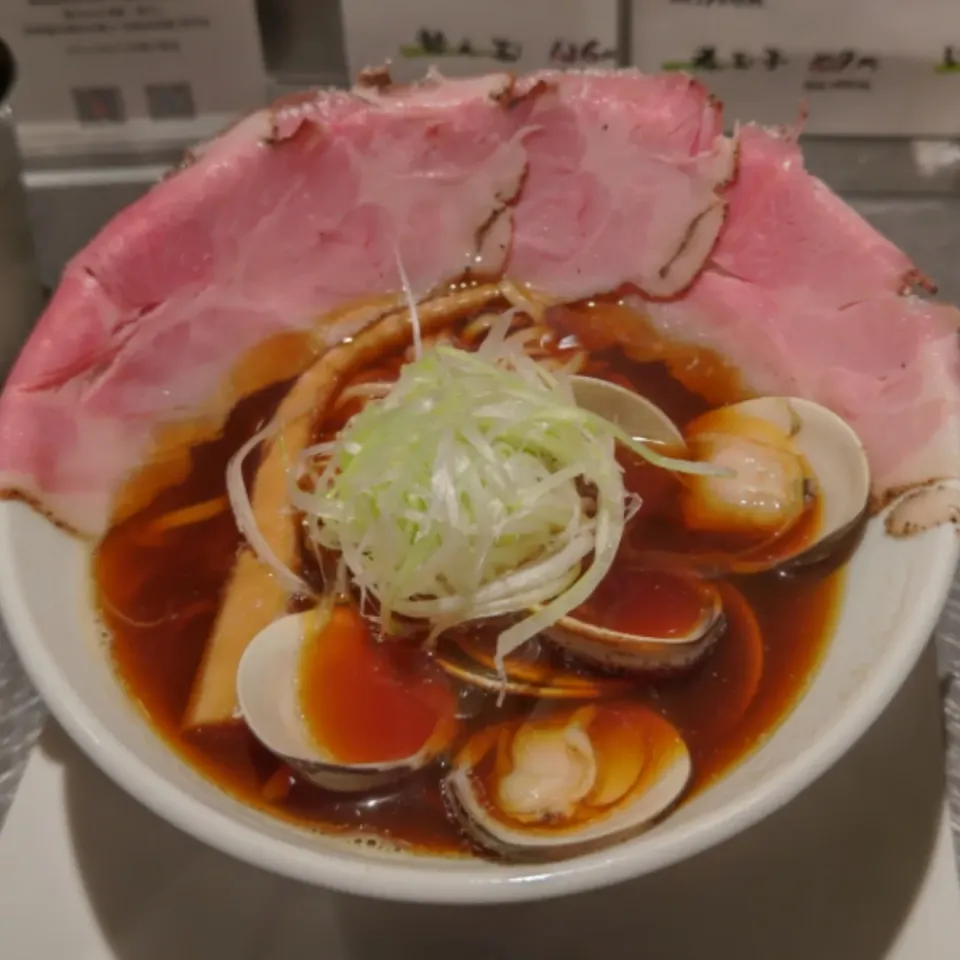 はまぐりラーメンレアチャーシュー1枚追加
くそオヤジ最後のひとふり難波店|ふじわらたくやさん