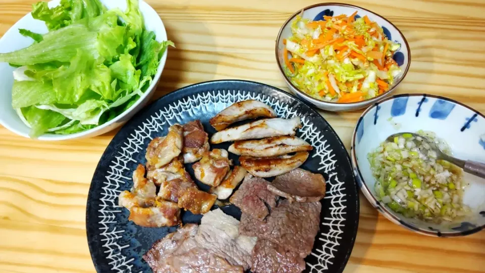 焼き肉
ネギダレ
レタス
白菜とニンジンのサラダ|ひろゴーヤさん