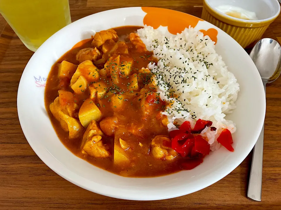 トマトと新じゃがのカレー🍛|morimi32さん