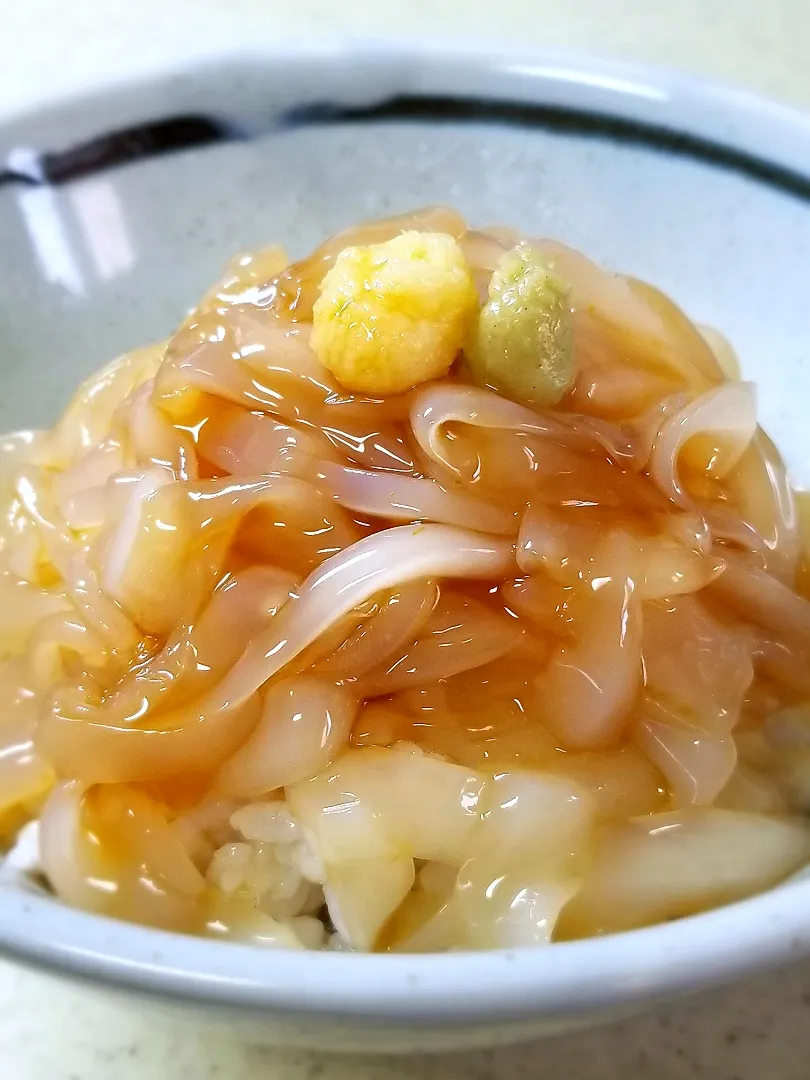 ヤリイカの甘だれ丼|ぱんだのままんさん