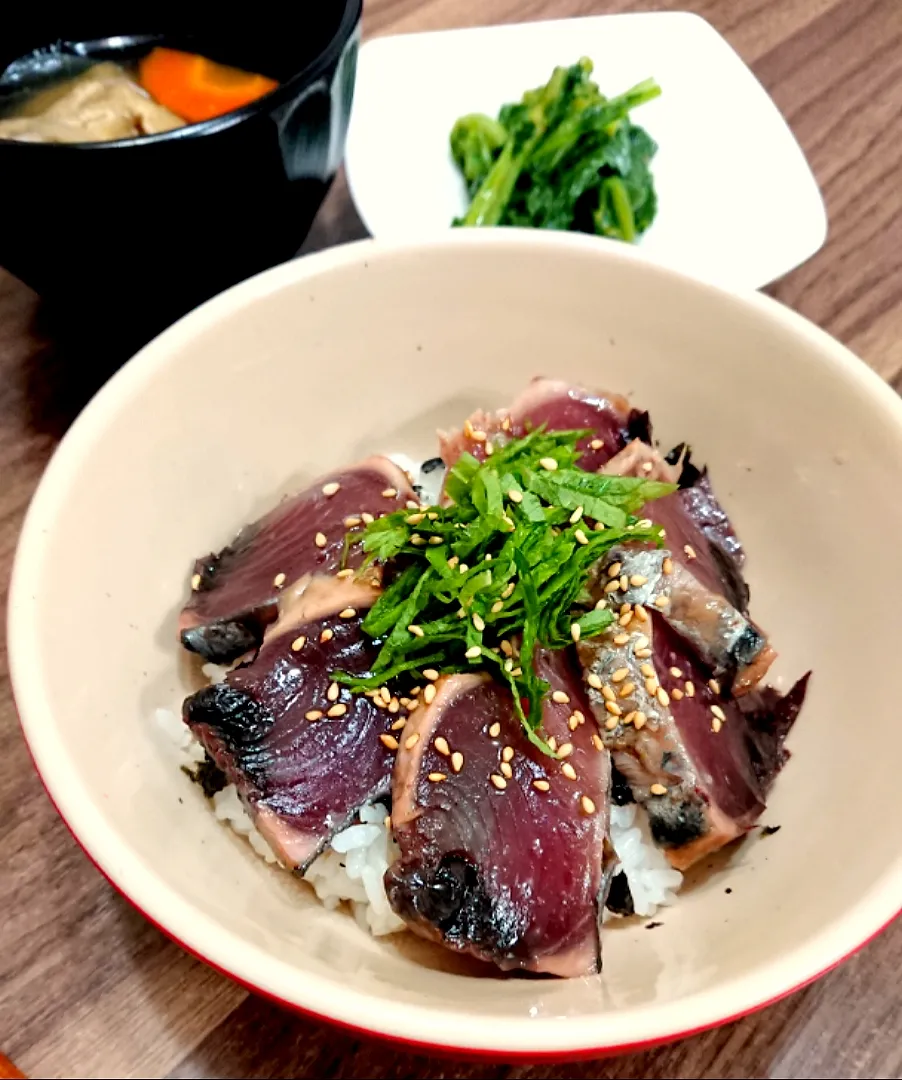 にんにくとごま油香るかつおのたたき丼|ゆりちさん