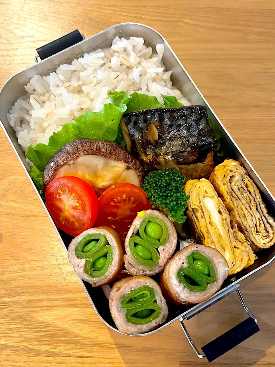 肉巻きスナップエンドウ弁当🍱|ちっくんさん