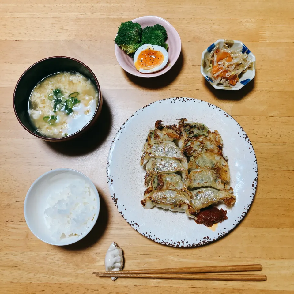 焼き餃子ともやしのナムル🥟|ちゃみこさん