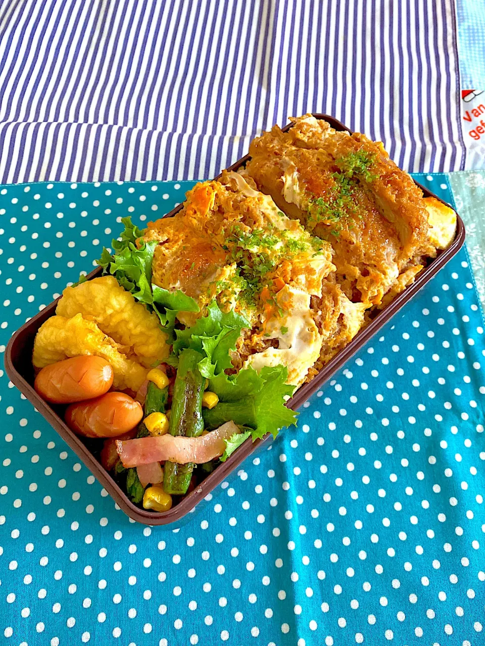 かつ丼弁当💕|いちごさん