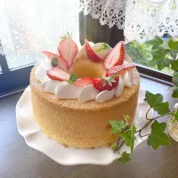 苺のシフォンケーキ　卒業おめでとう🎓🌸