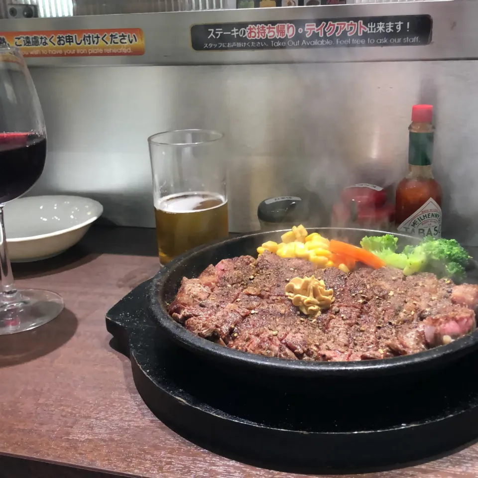 Snapdishの料理写真:ワイルドステーキ450g SGカードでグラスビール　＃いきなりステーキイトウヨーカドー小杉店|Hajime Sakaiさん