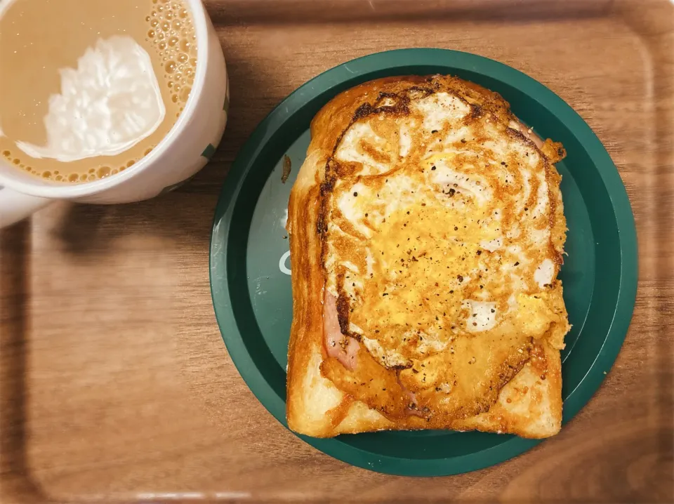 ハムエッグチーズトースト🍞🧀豆乳珈琲☕️|gunlove❤さん