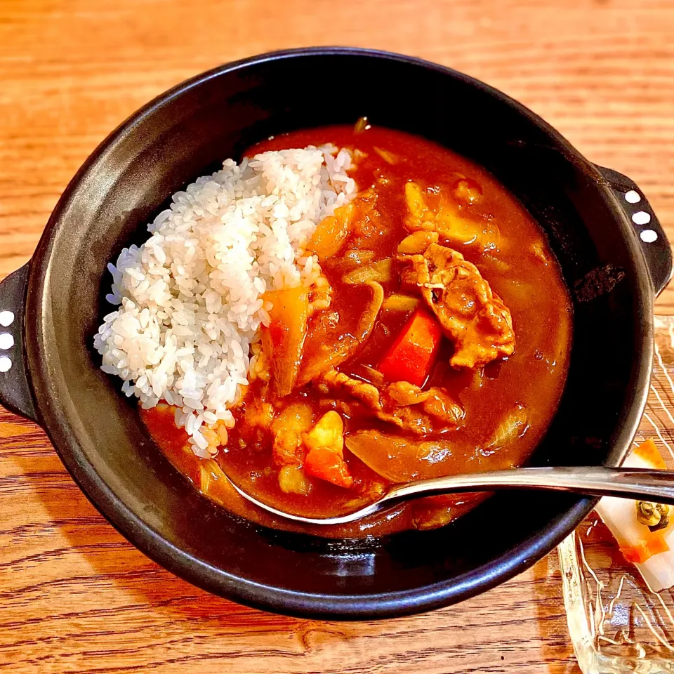 Snapdishの料理写真:野菜ジュースと薄切り肉で簡単カレーライスde昼ごはん・・|ばくあんしゃさん