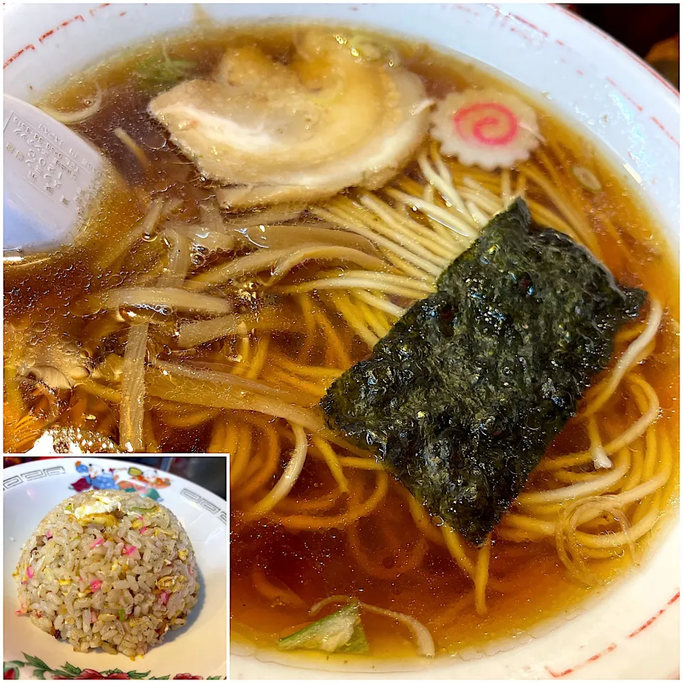 Snapdishの料理写真:ラーメンと半チャーハン@健楽(月島)|塩豚骨さん