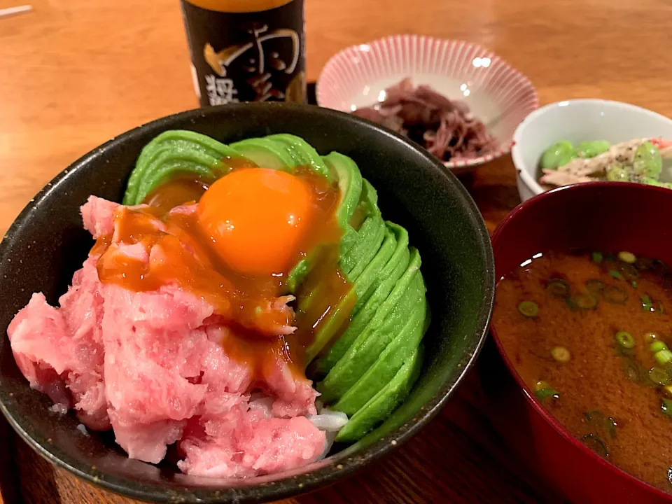 ねぎとろアボカド丼の雲丹醤油|いちごさん