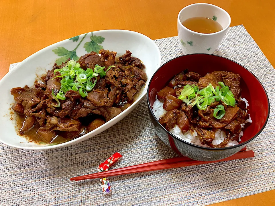 Snapdishの料理写真:牛すじ煮込み☆どて飯|オレンジまゆゆさん