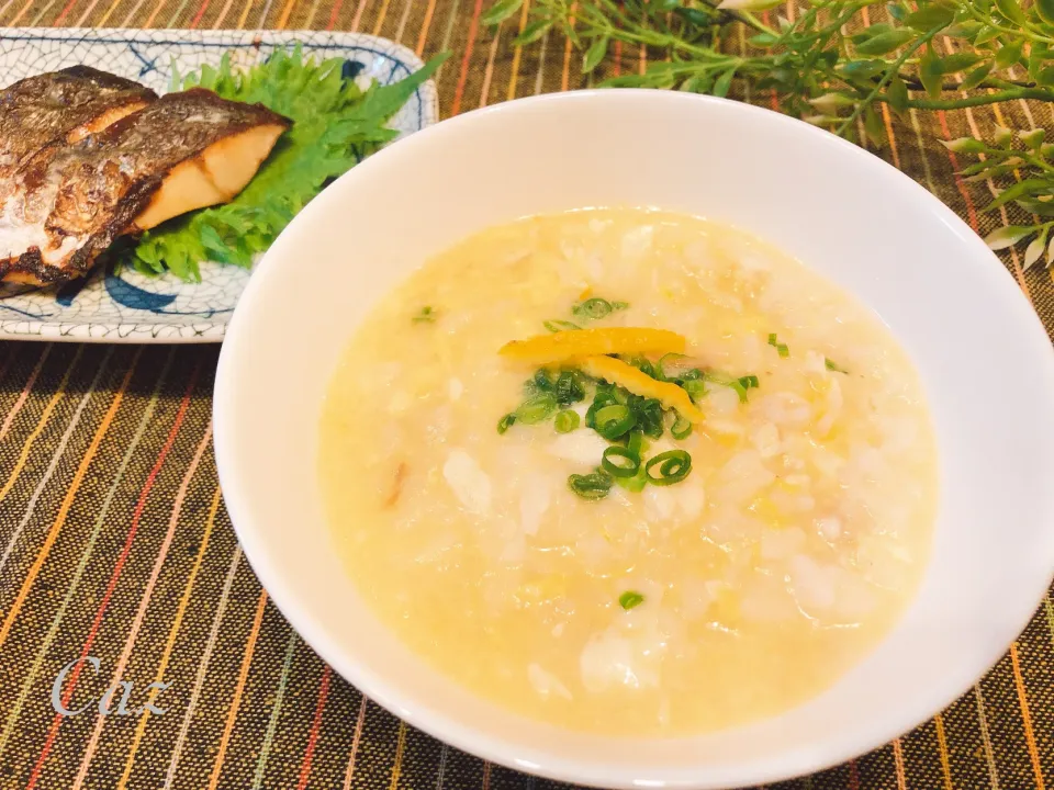 Snapdishの料理写真:こずりんさんの料理 🐟めで鯛❣️鯛のアラDE雑炊|きゃずさん