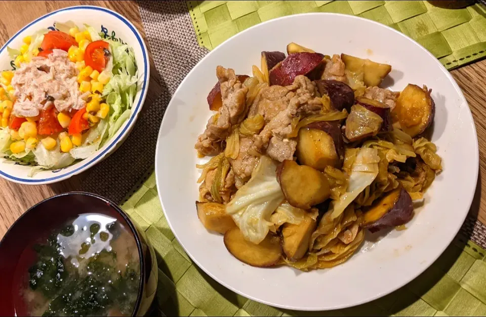 豚肉とさつまいもとキャベツのオイスターソースマヨ炒め|まみさん