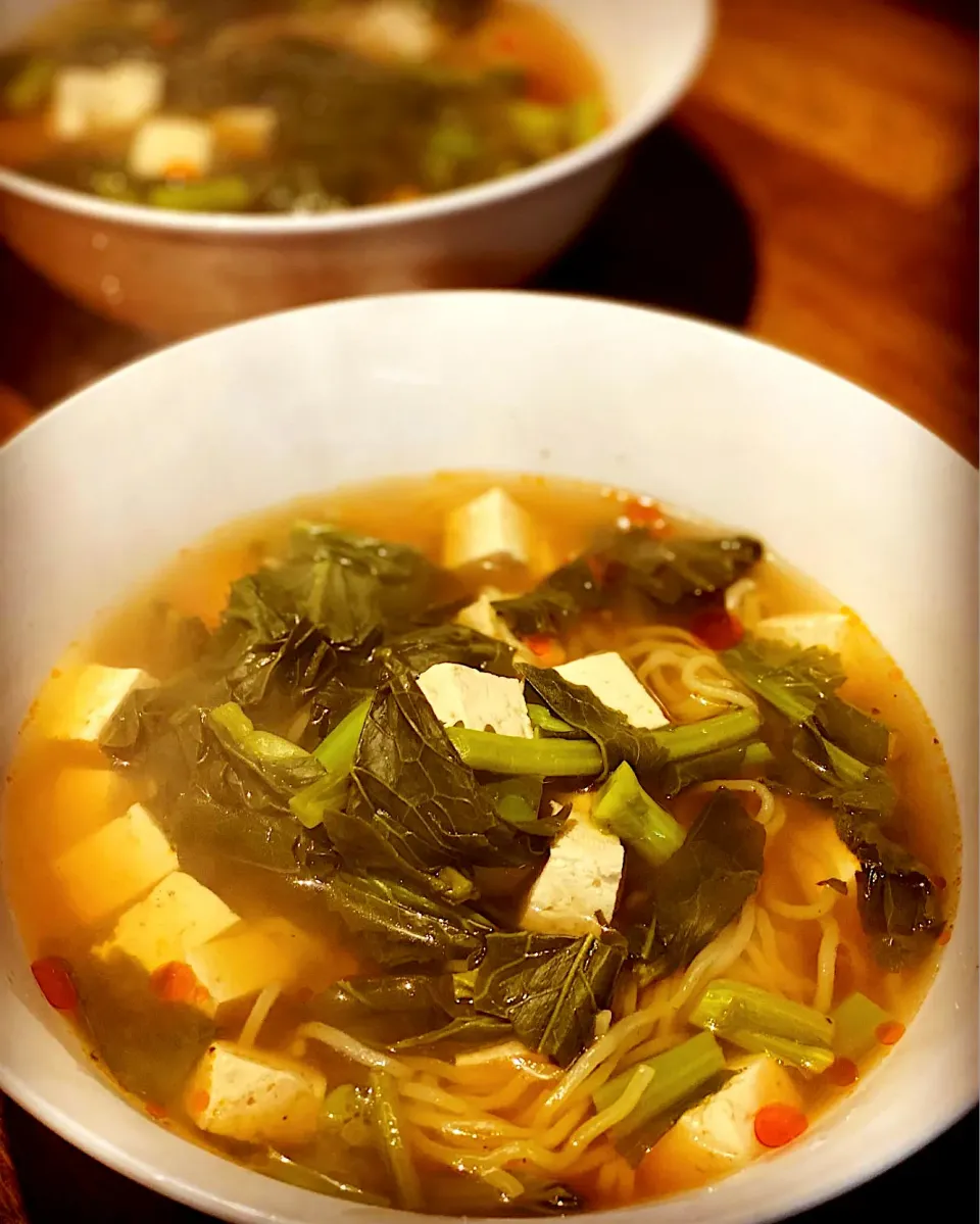 Early Morning Breakfast lol 😂 
Freshly Made Katsuo Stock with soy Sauce fresh Noodles Japanese Spinach & Tofu finish with hot oil 
#breakfast #noodle 
#healthy|Emanuel Hayashiさん