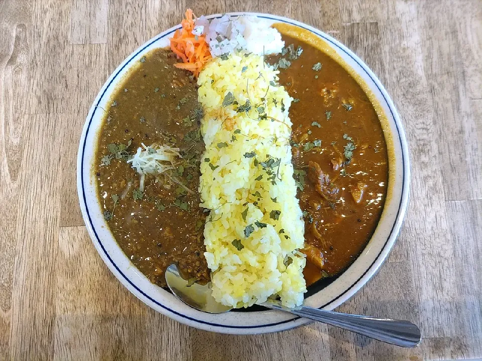 ムライ食堂
2種盛り（トマトチキンカレー&ジンジャーキーマ）|カリー仙人さん