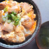 Snapdishの料理写真:パリパリ皮の親子丼|おしおさん