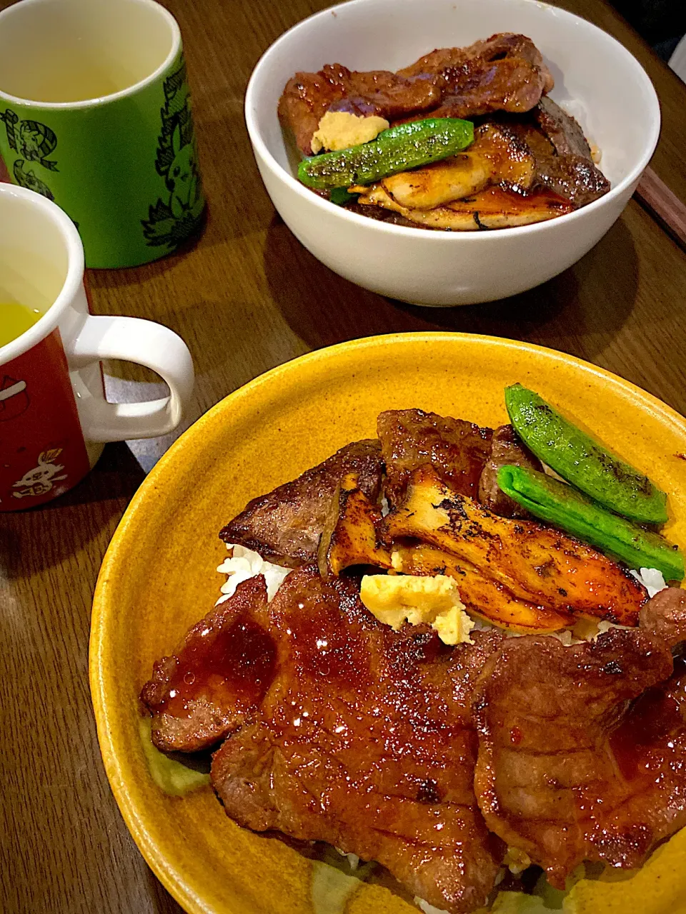 Snapdishの料理写真:牛タンとカルビの焼き肉丼　エリンギとスナップエンドウロースト　ホースラディッシュ　煎茶|ch＊K*∀o(^^*)♪さん