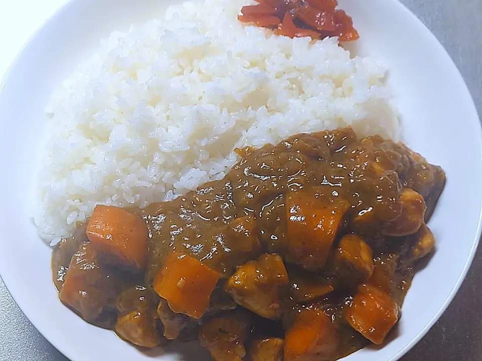 Snapdishの料理写真:具が主役の家カレー|おしおさん