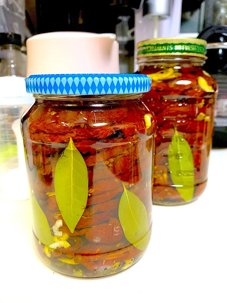 Sun-Dried Tomatoes Preserved in Olive Oil|gonbenさん