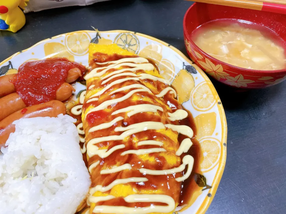 Snapdishの料理写真:とんぺい焼きもどき　ウインナー　味噌汁|ミホさん