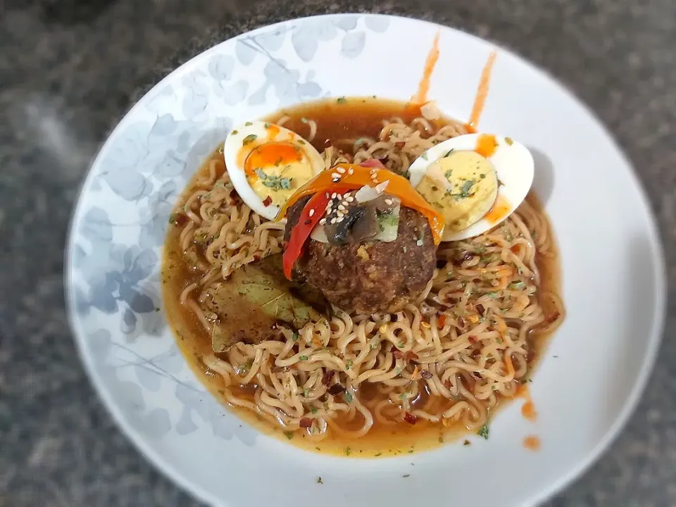 Snapdishの料理写真:弁当フォックス BentoFox's dish Spicy miso meatball ramen 😋|BentoFoxさん