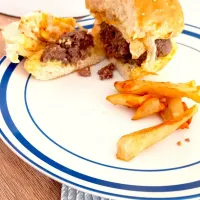 Homemade Classic Beef Burger&Chips❤|Qurratさん