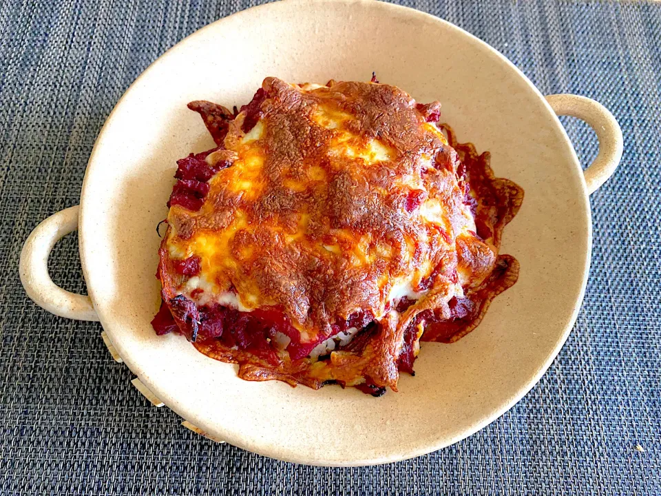 自家栽培ビーツ、かぼちゃ、じゃがいも、小松菜、キャベツ、パプリカのカレーで🧀焼きカレー🍛|1614さん