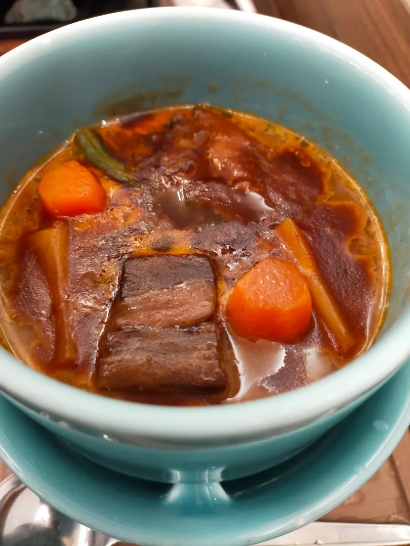 花びしの晩ごはん続き　ビーフシチュー旨い|フージさん