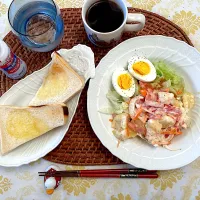 トースト、ポテサラ朝食❣️|もこさん