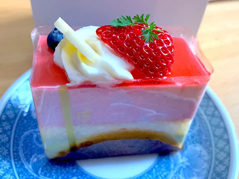 ストロベリー🍓ピスタチーナ🍰|yumyum😋さん