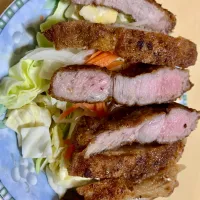 Snapdishの料理写真:豚ロースの厚切りトンテキ|takenbonさん