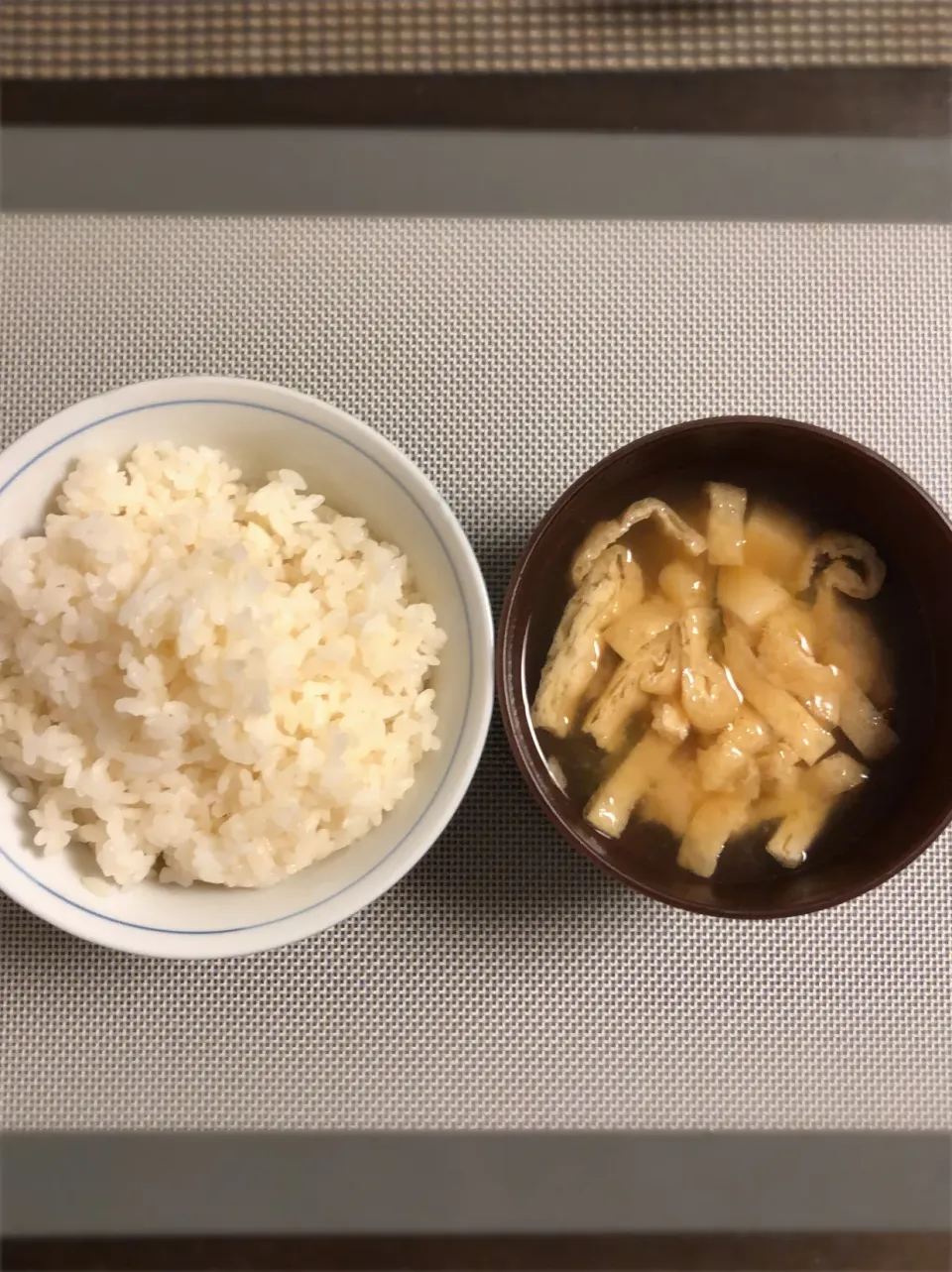 ご飯　豆腐とお揚げとわかめのお味噌汁|amanojakuさん