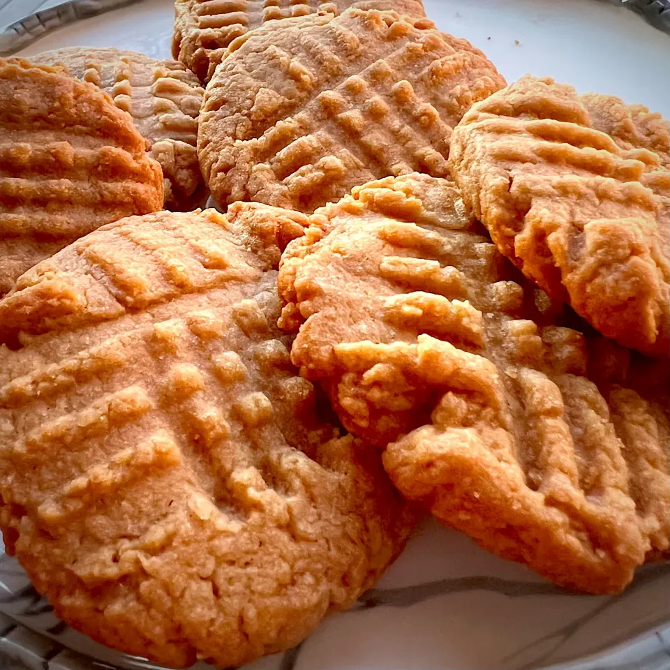 Classic peanut butter cookies|Dean M Rogersさん