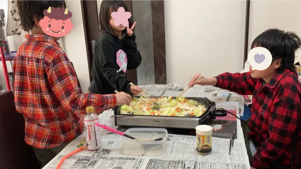 Snapdishの料理写真:お昼ごはんは、焼きうどん。うどん9玉完食😂|Saharaさん