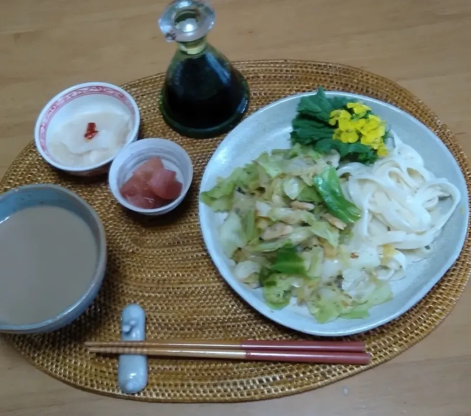 2022.3.18 ランチ

アサリと春キャベツのパスタ
紅玉林檎甘煮
蕪酢漬
カフェ
オレ|tamikichiさん