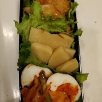 Snapdishの料理写真:ささみフライ梅ソース(出来合い) タケノコ煮(出来合い) キムチ漬け煮卵|マツマツさん