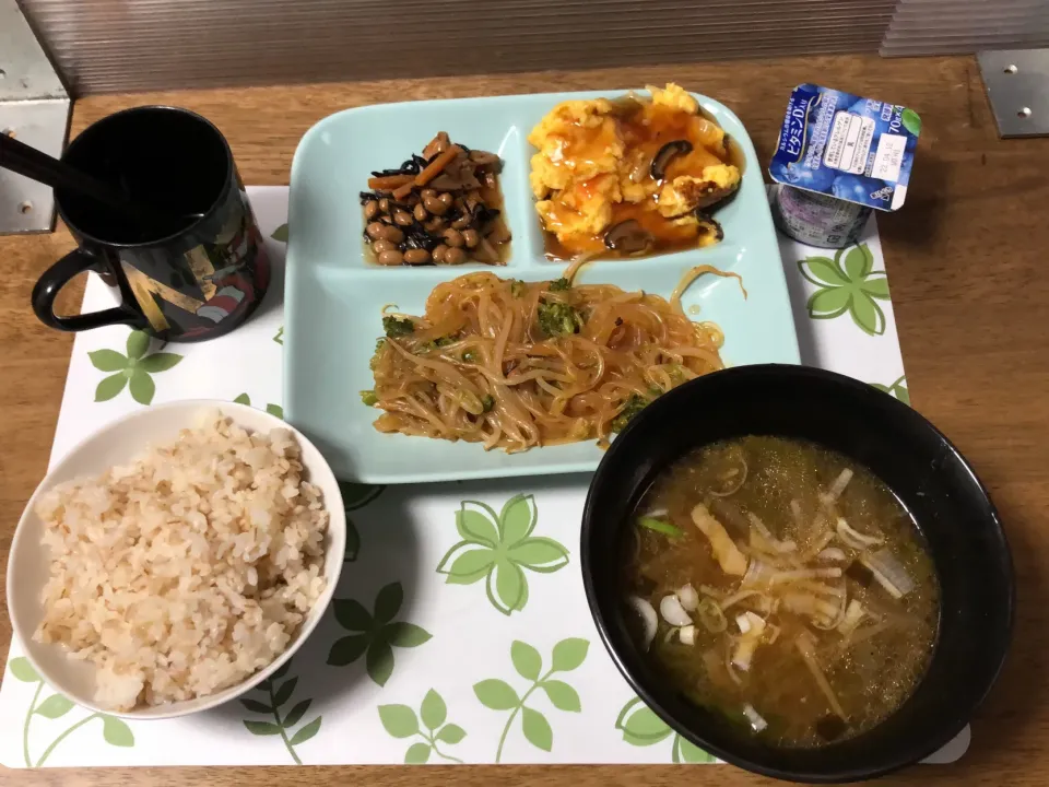 Snapdishの料理写真:Ohana朝食　麻婆春雨、かに玉|Ohanaさん