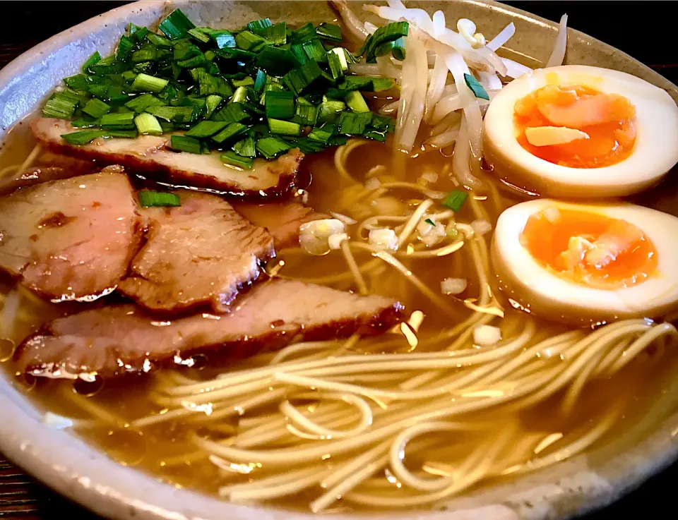 Snapdishの料理写真:ニラ•ニンニク ラーメン                            (煮干追加しょう油味ｽｰﾌﾟ)|mottomoさん