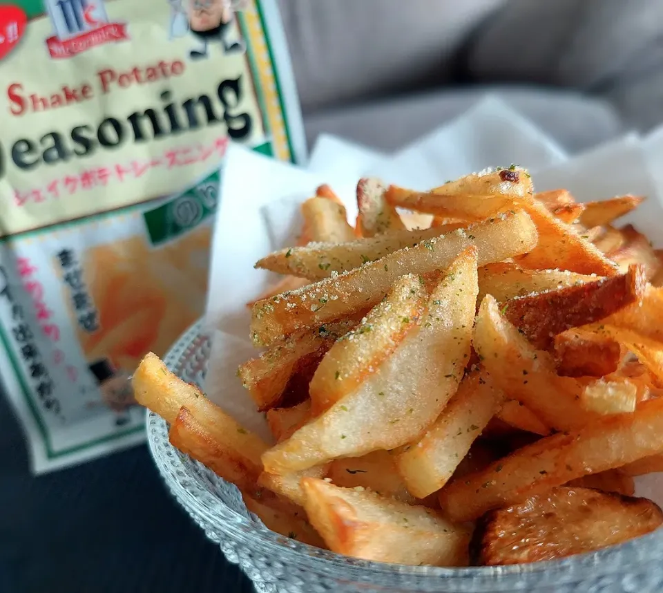 ポテトフライ🍟
不揃いは自分でカットしたからです😅
のり塩美味い🎵|しあるさん