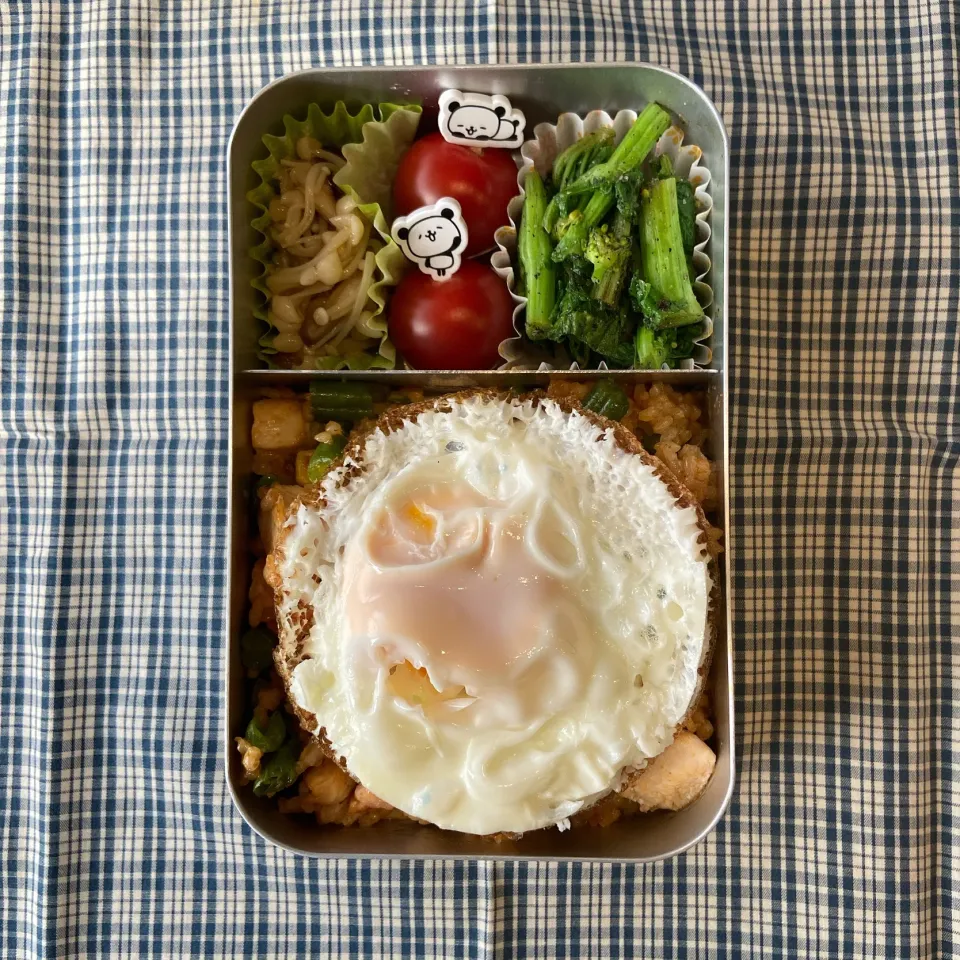 2022/03/23
ハリッサチャーハン
目玉焼き🍳
菜の花の胡麻和え
きのこのマリネ
ミニトマト🍅|aichanさん