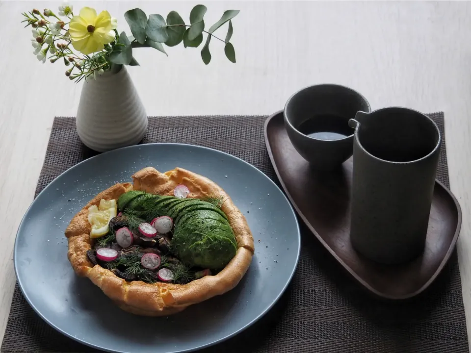 Dutch baby with avocado and mushroom|Misstyさん