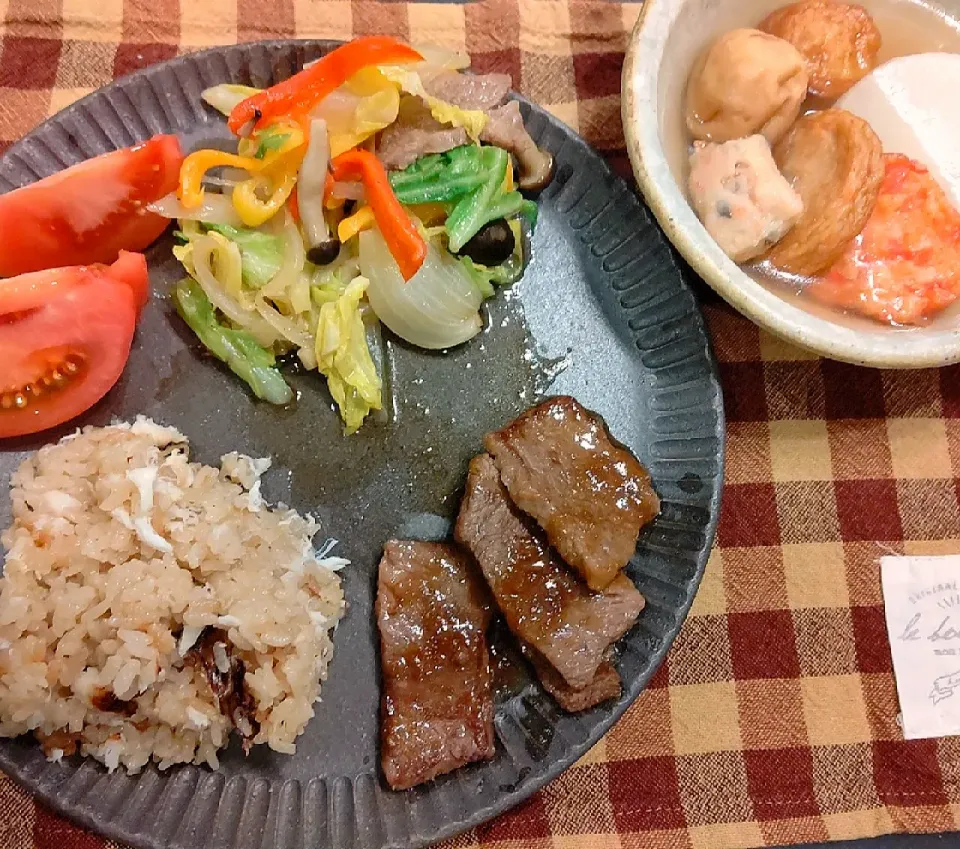 おでん🍢💛
牛焼肉
鯛めし
野菜炒め|まゆみさん