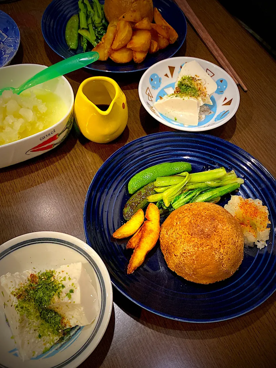 大豆ミートのハンバーグ　大根おろし　スナップエンドウと小松菜ソテー　フライドポテト　冷奴　煎茶|ch＊K*∀o(^^*)♪さん