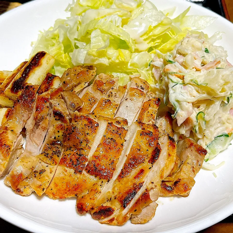 鶏ももの塩焼きとポテトサラダ|たまさん