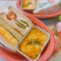 サンドイッチとシーフードグラタン弁当|まりりんさん