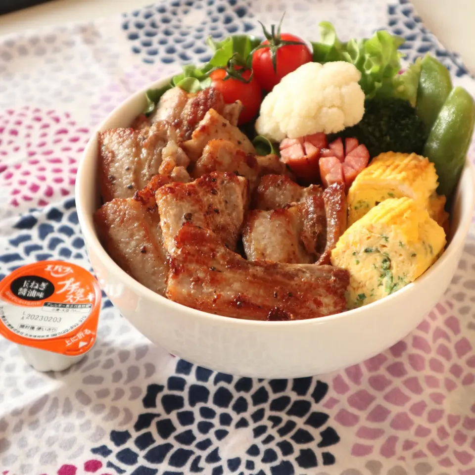 高校生男子＆中学生男子春休み置きランチ🍱今日は長男分のみ。焼肉🥩|なかじー。さん